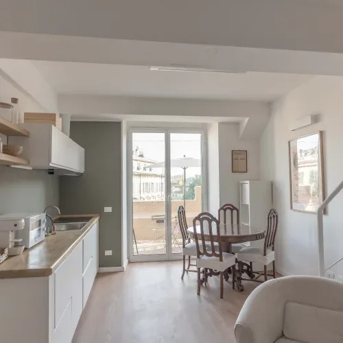 Cucina con zona pranzo