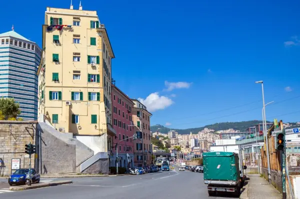 Via Milano e il quartiere intorno alla struttura
